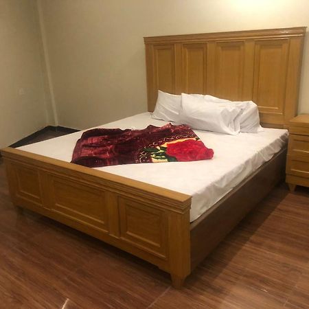 Al Buraq Hotel Исламабад Экстерьер фото