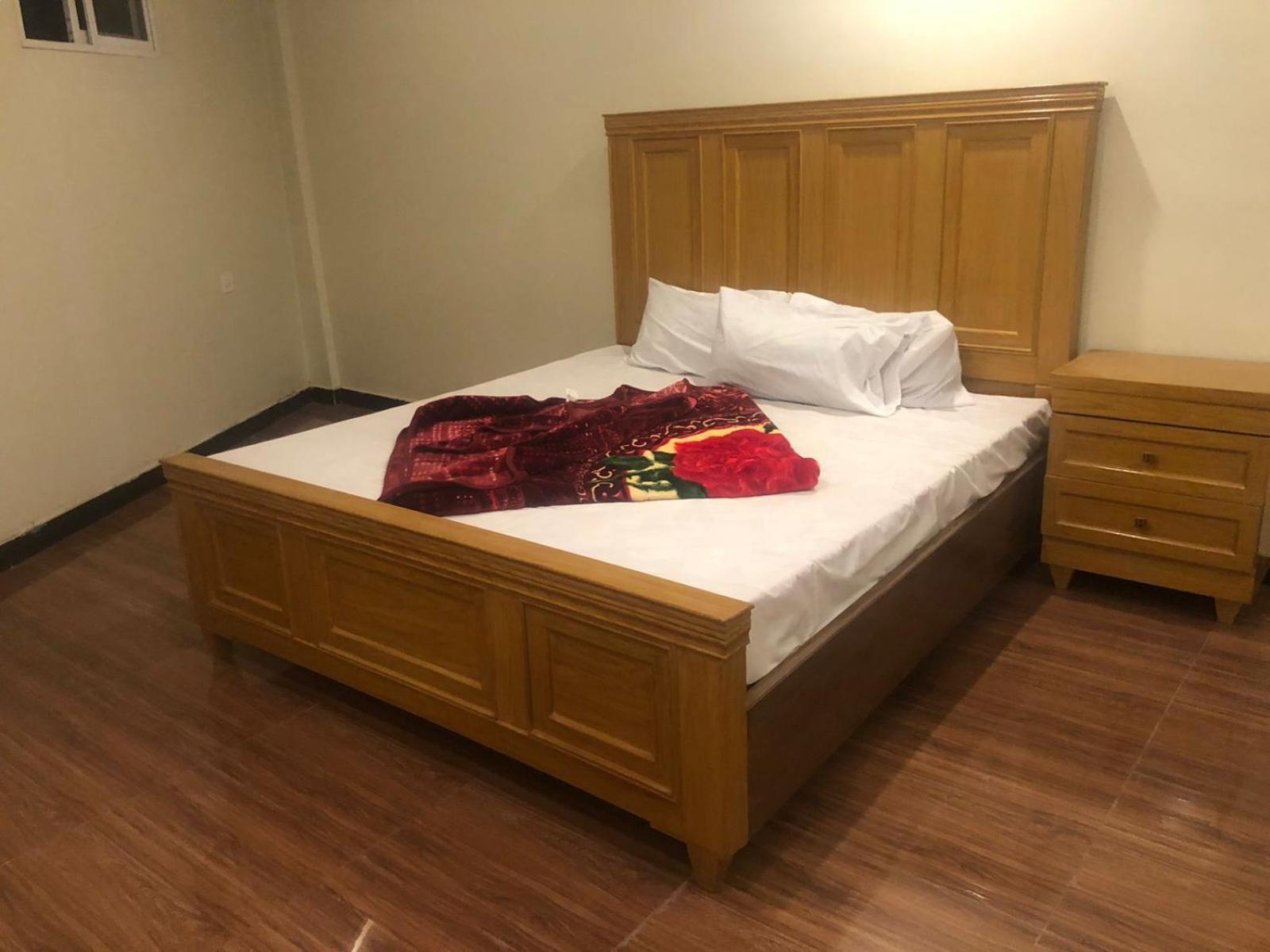 Al Buraq Hotel Исламабад Экстерьер фото